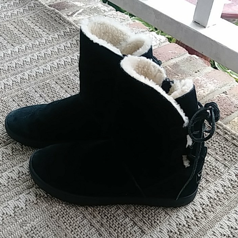 Koolaburra by Uggs